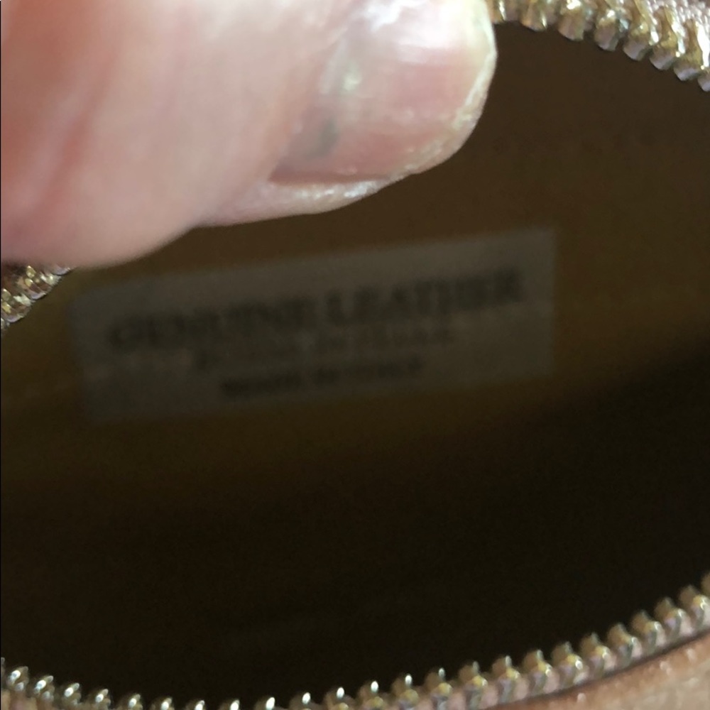 🎁NWT Italian leather tan crossbody bag🎁 - Picture 6 of 6